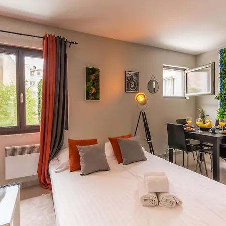 Petit Constantine - Premiere Conciergerie Apartment *